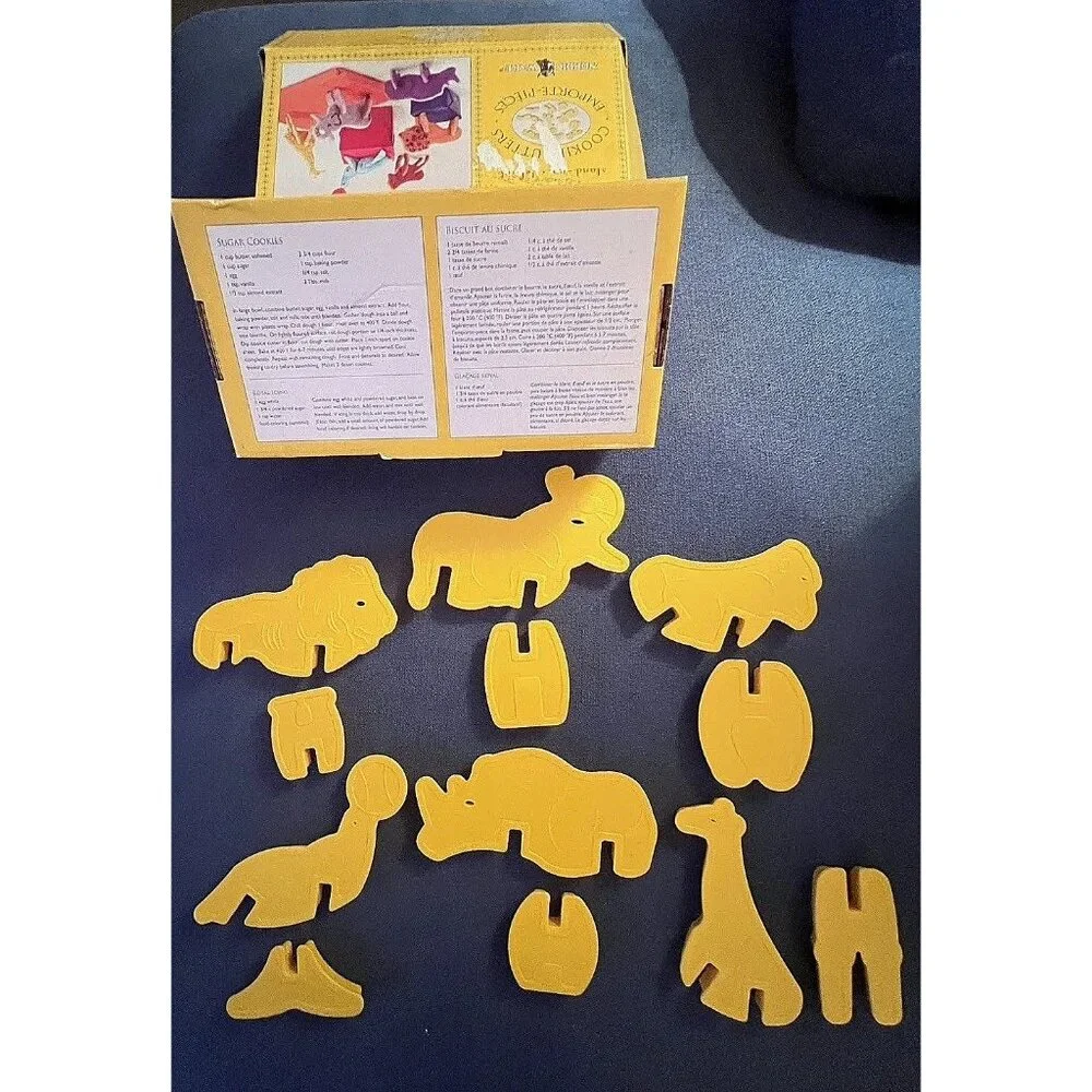 Nordic Ware 3-D COOKIE CUTTERS Stand Up Zoo Animals Made In USA New in Open Box
